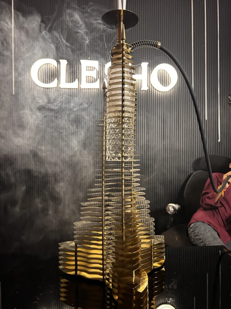 img_8028-1-scaled-1.webp Burj Khalifa Hookah – Premium Tall Designer Hookah for Luxury Sessions - Image 1